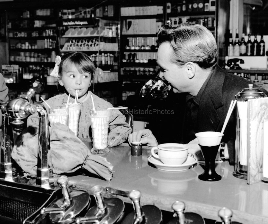 Schwabs Pharmacy 1953 1.jpg